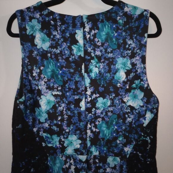 🆕👗Roz & Ali Floral Fit and Flare Dress - Picture 6 of 8